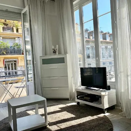 Rossini Flat With Balcony דירה